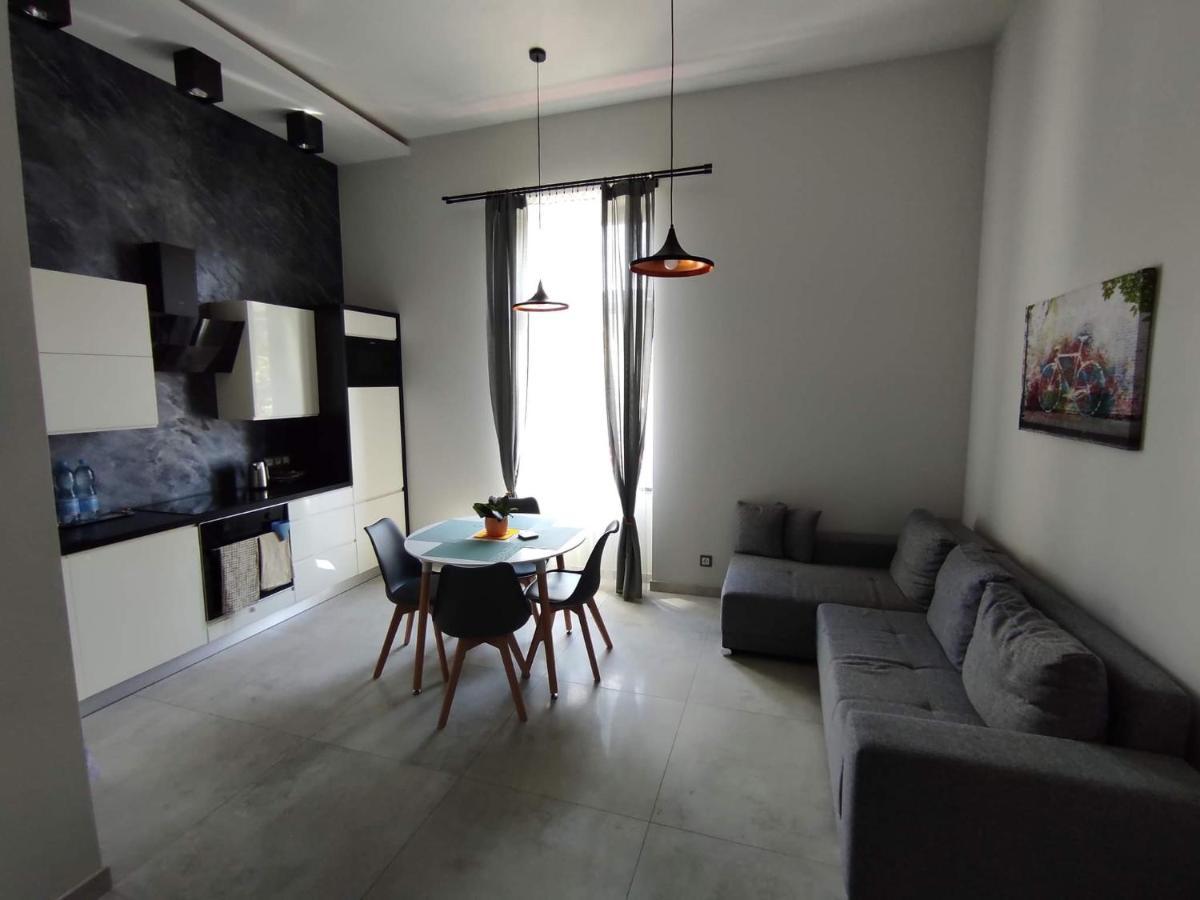 Apartament W Stylu Loft Jelenia Góra Exteriör bild